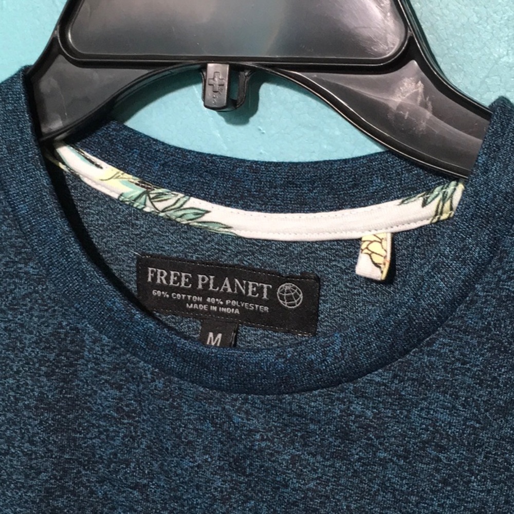 Free Planet Pocket Tee - Picture 3 of 8